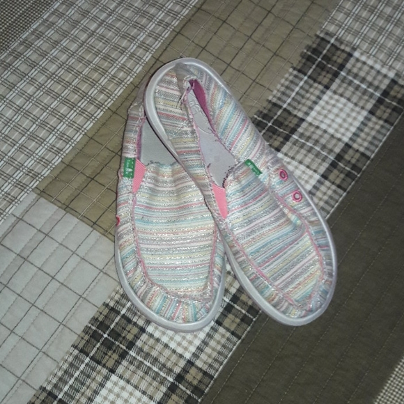 Sanuk Other - Sank girls slip on shoe